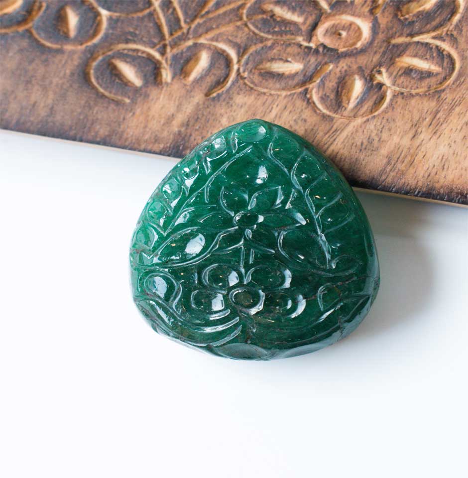 hand_engraved_emerald_cabochon_1664255855